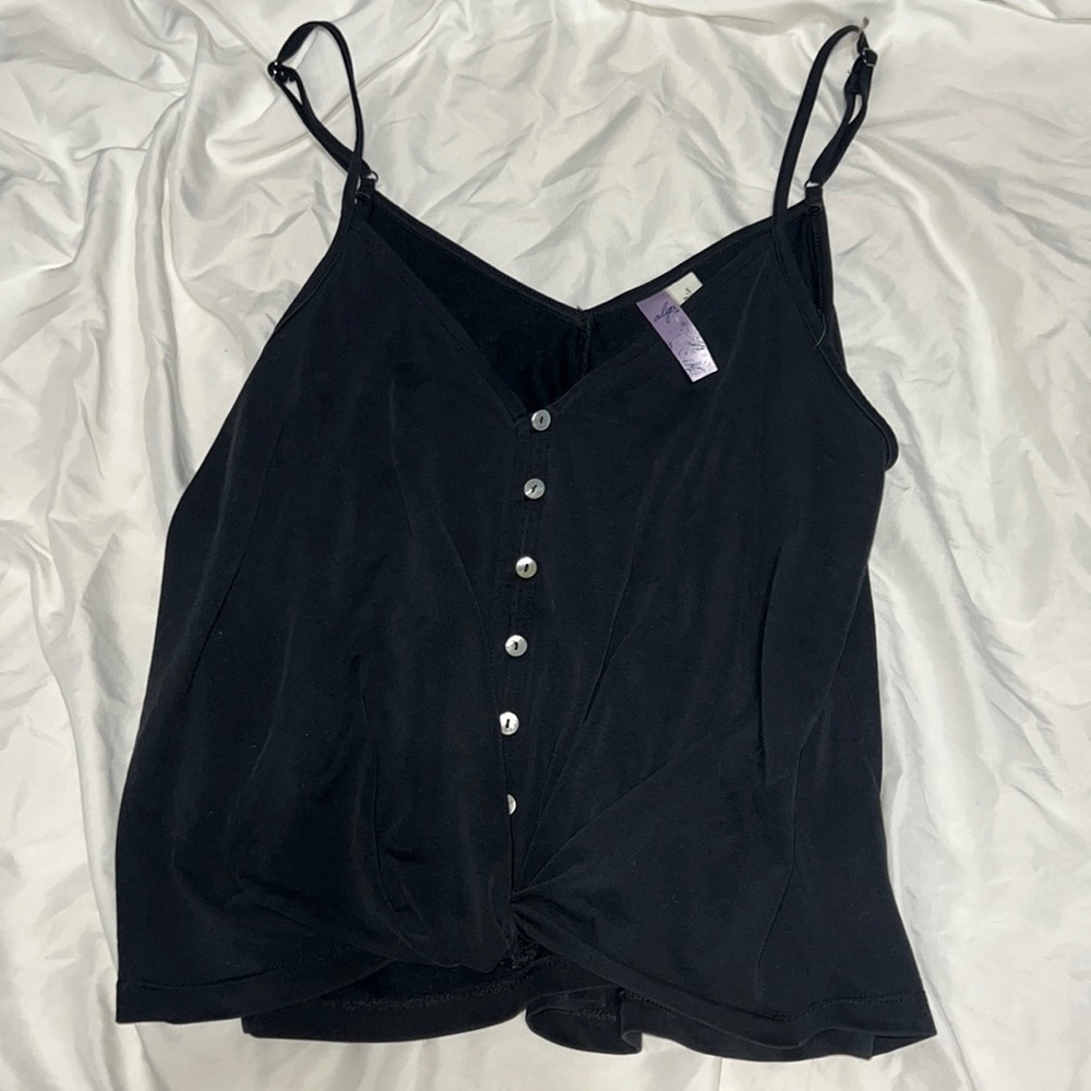 Francesca’s Alya Cropped Black Tank
